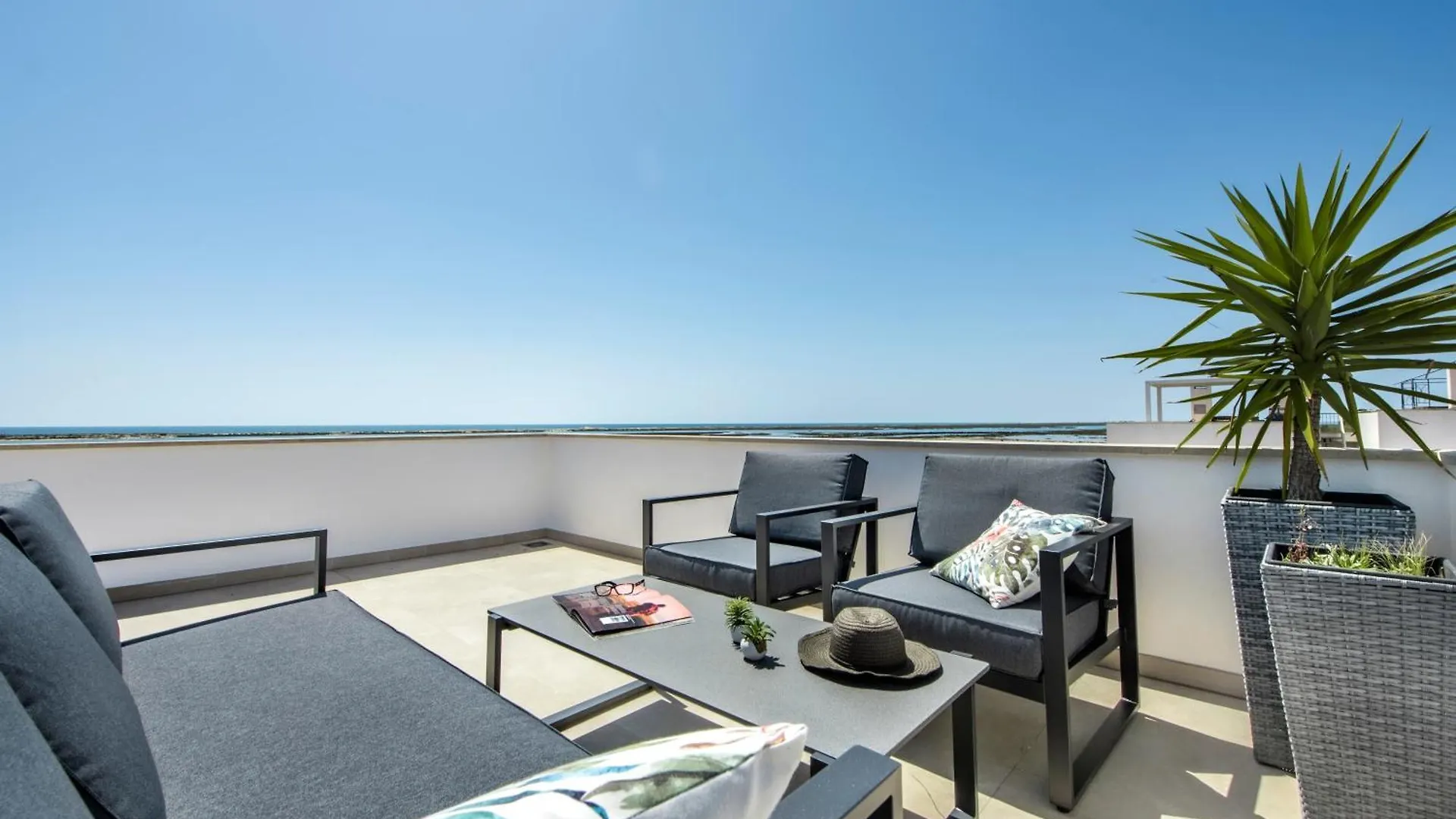 270 Sqm - Perola Da Fuseta - Pool & Jacuzzi - Terrace Sea View Apartment Portugal